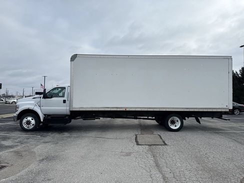 Used 2023 Ford F650 2WD Regular Cab Super Duty image 2