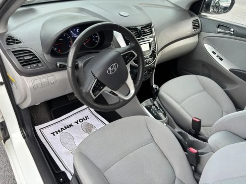 Used 2013 Hyundai Accent SE FWD image 2
