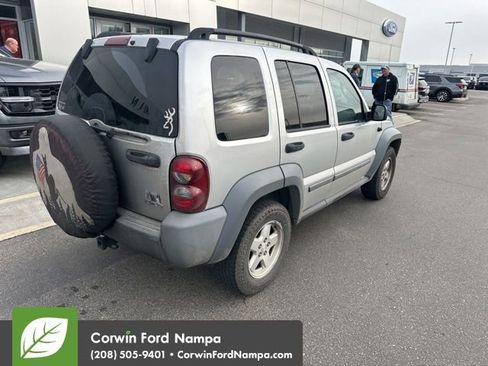 Used 2005 Jeep Liberty Sport image 7