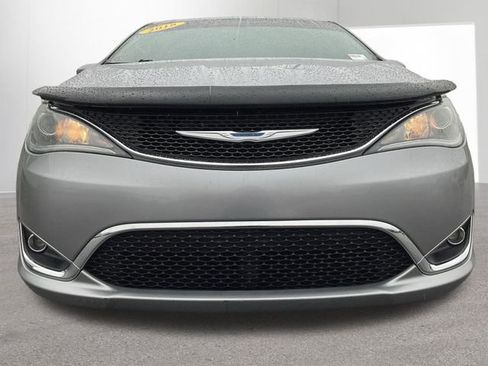 Used 2018 Chrysler Pacifica Touring-L image 33