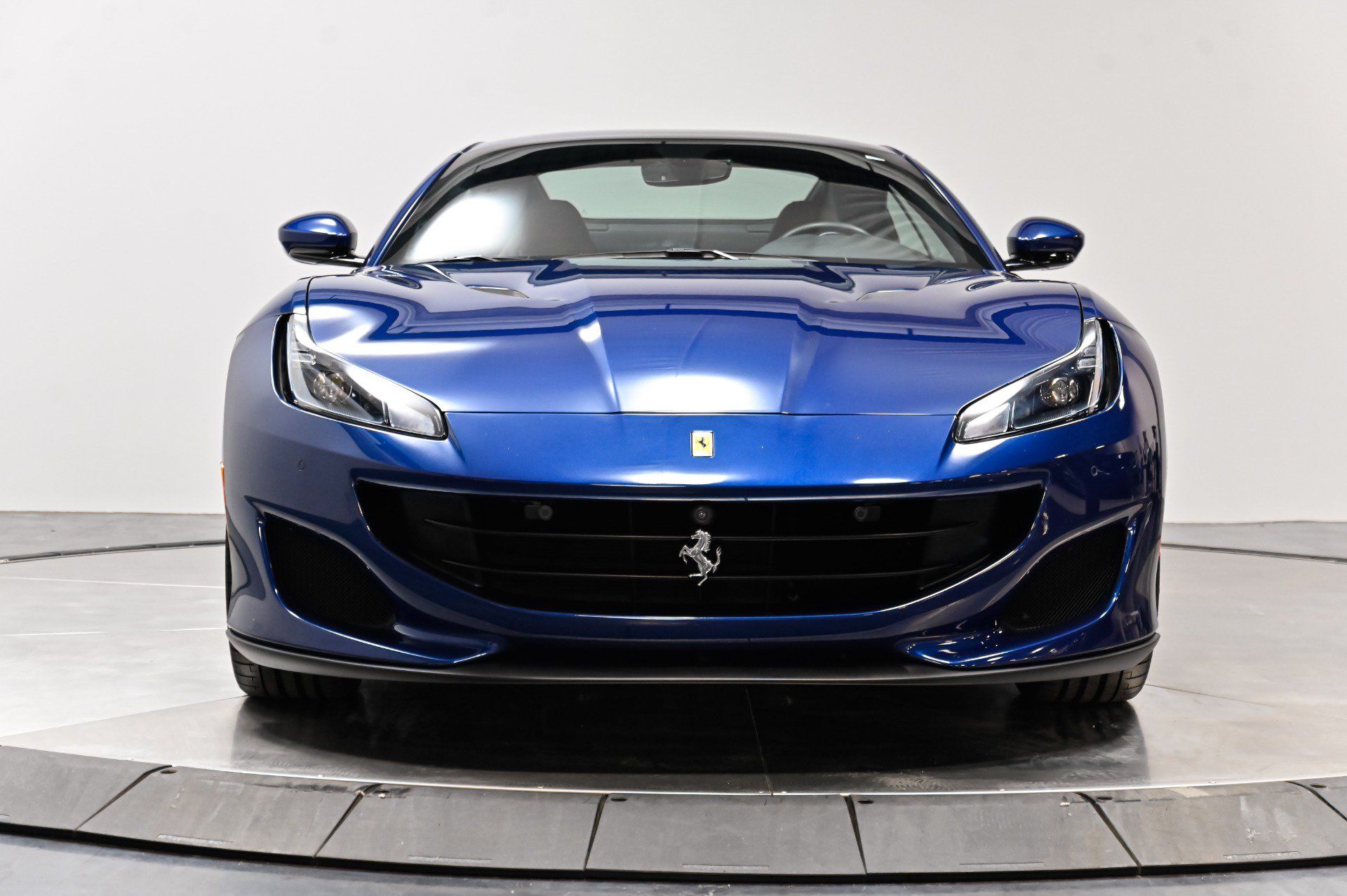 Used 2019 Ferrari Portofino RWD image 34