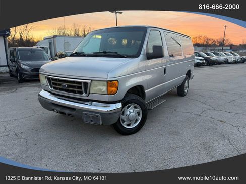 Used 2005 Ford E-350 and Econoline 350 XL image 1