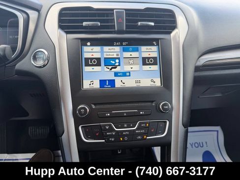 Used 2018 Ford Fusion SE w/ Fusion SE Technology Package FWD image 10