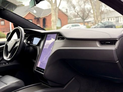 Used 2019 Tesla Model X Performance image 11