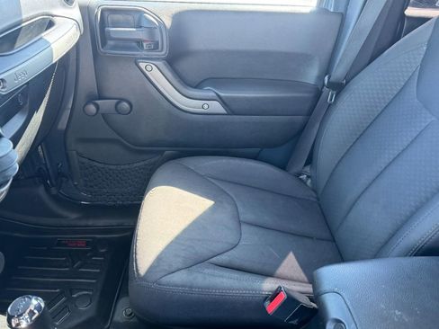 Used 2017 Jeep Wrangler Unlimited Sport w/ Connectivity Group image 11