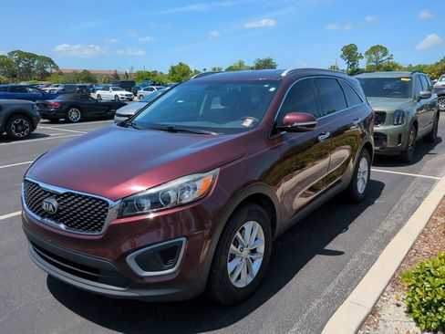 Used 2017 Kia Sorento FWD w/ LX Convenience Package image 5