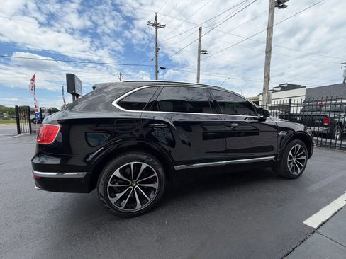 Used 2020 Bentley Bentayga AWD/4WD image 17