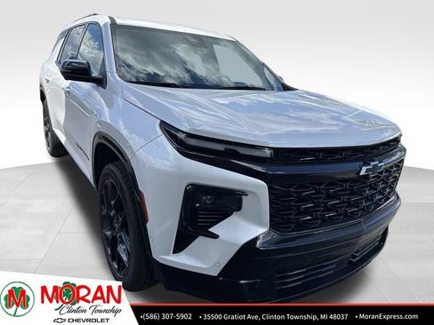 Used 2025 Chevrolet Traverse RS AWD/4WD image 2