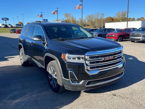 Used 2023 GMC Acadia SLE w/ Driver Convenience Package image 3