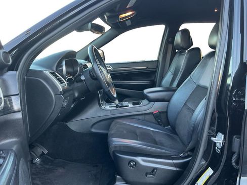 Used 2021 Jeep Grand Cherokee Laredo X image 14