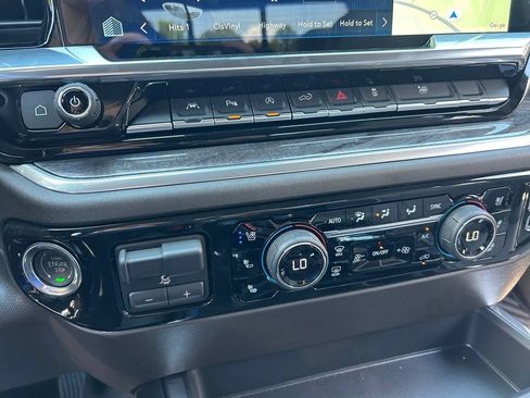 New 2026 Chevrolet Silverado 1500 LTZ w/ LTZ Convenience Package II AWD/4WD image 38