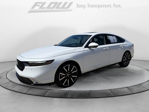 Certified 2025 Honda Accord Touring image 4