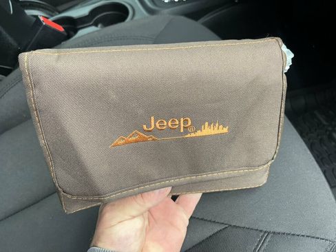 Used 2018 Jeep Wrangler Unlimited Sport S AWD/4WD image 47