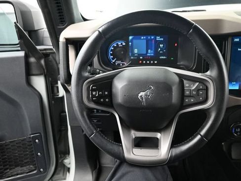 Used 2023 Ford Bronco Wildtrak AWD/4WD image 12
