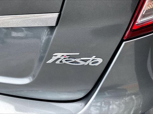 Used 2014 Ford Fiesta Titanium FWD image 31