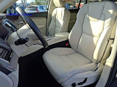 Certified 2024 Volvo XC90 B6 Plus w/ Protection Package Premier image 16