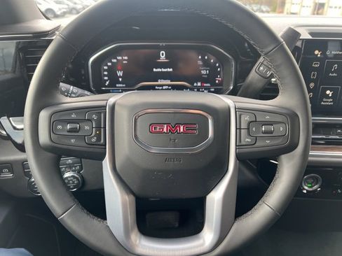 Used 2024 GMC Sierra 1500 Elevation image 24