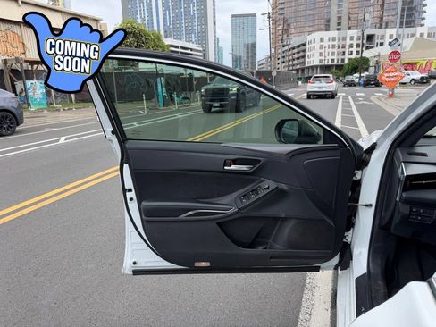 Used 2019 Toyota Avalon Limited FWD image 8