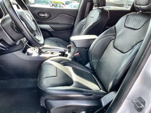 Used 2019 Jeep Cherokee Limited AWD/4WD image 14