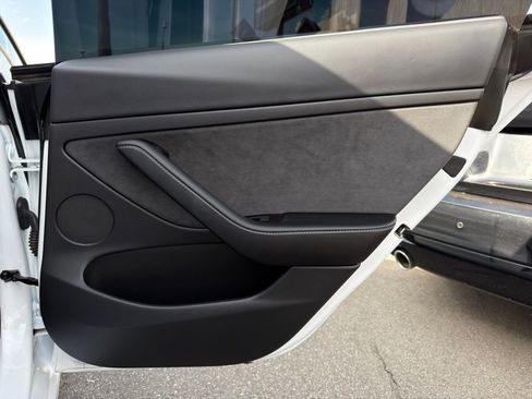 Used 2022 Tesla Model 3 Performance image 32