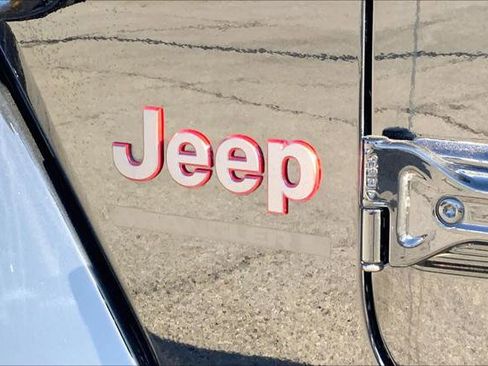 Certified 2025 Jeep Wrangler Unlimited Rubicon image 26