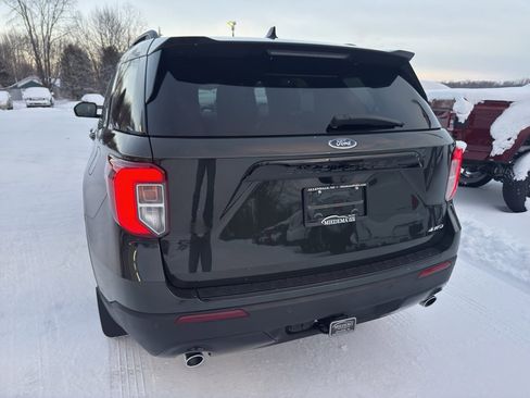 Used 2022 Ford Explorer ST-Line w/ Class IV Trailer Tow Package image 10