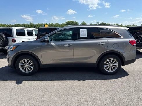 Used 2017 Kia Sorento AWD w/ LX Convenience Package image 6