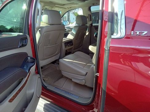 Used 2015 Chevrolet Suburban LTZ AWD/4WD image 7