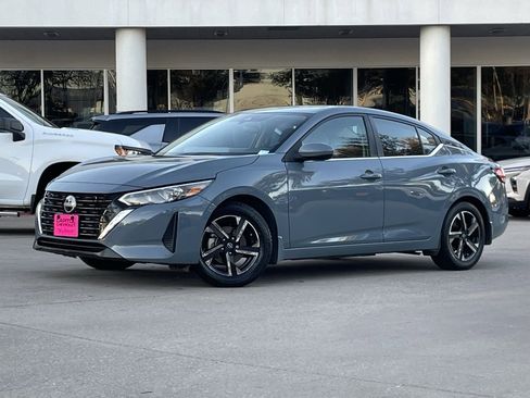 Used 2024 Nissan Sentra SV image 2