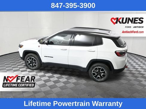 Used 2025 Jeep Compass Trailhawk AWD/4WD image 35