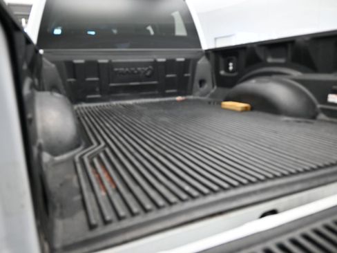 Used 2025 Ford F250 XLT image 40