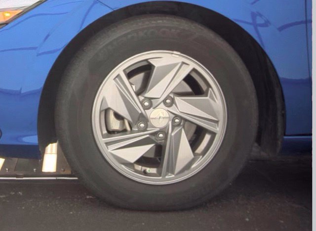 Certified 2026 Hyundai Elantra SE FWD image 15