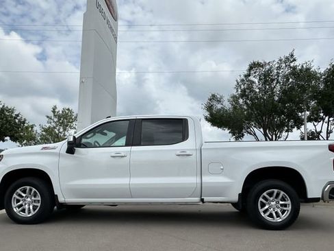 Used 2021 Chevrolet Silverado 1500 LT AWD/4WD image 2