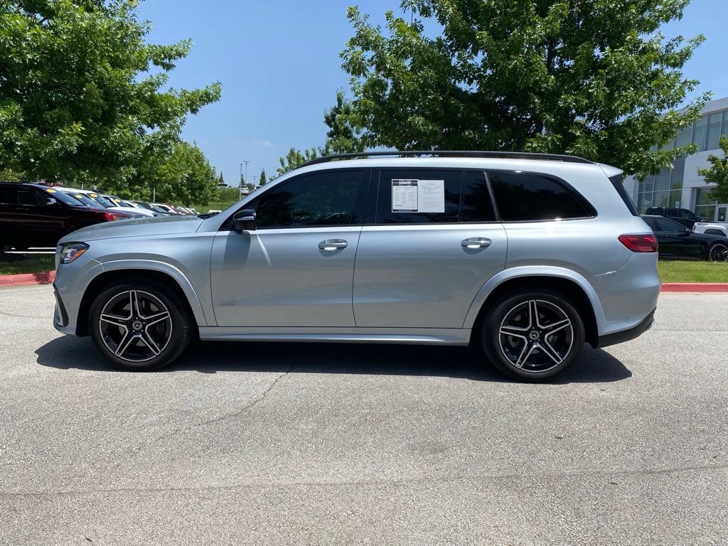 Used 2025 Mercedes-Benz GLS 450 4MATIC image 4