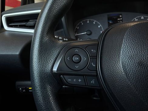 Used 2025 Toyota Corolla LE FWD image 29