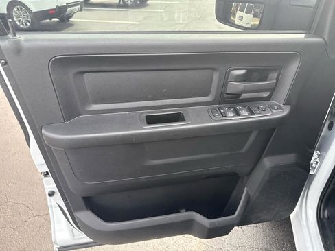 Used 2024 RAM 3500 Tradesman w/ Chrome Appearance Group RWD image 20