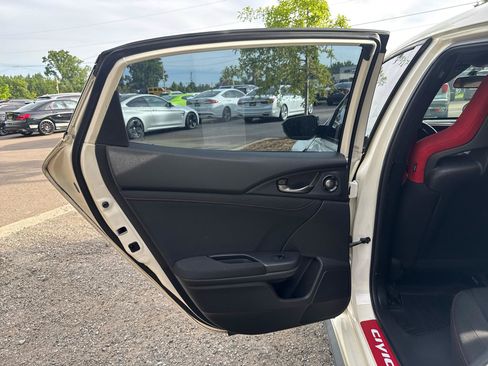 Used 2019 Honda Civic Type R image 18