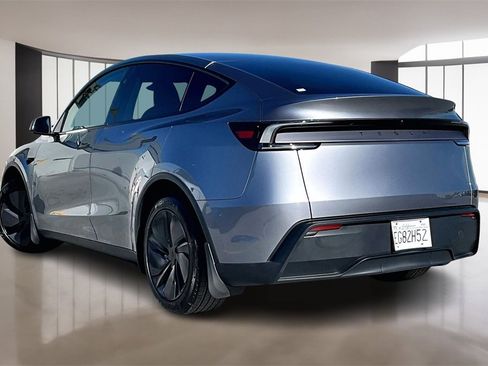 Used 2026 Tesla Model Y 2WD image 4