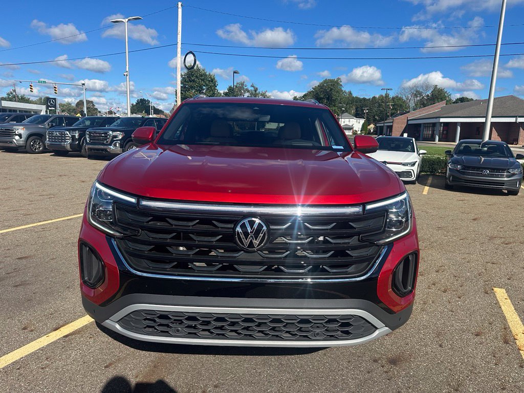 Used 2024 Volkswagen Atlas Cross Sport SEL AWD/4WD image 2