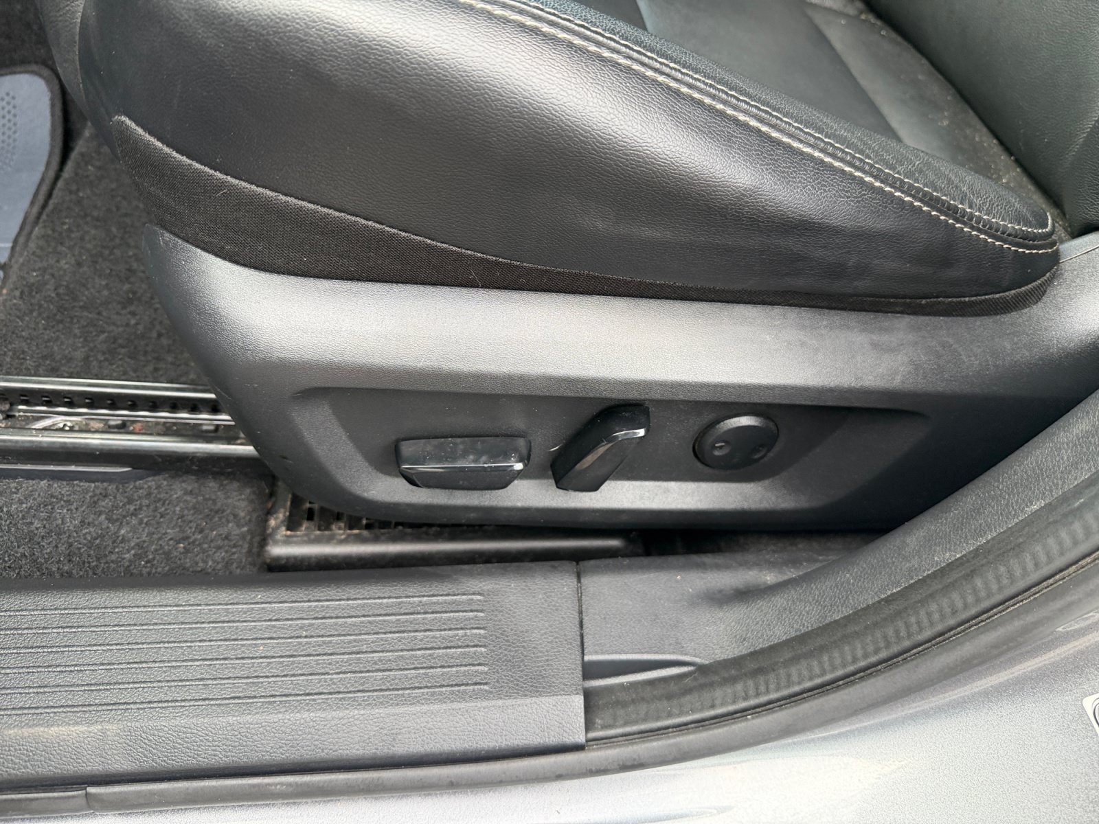 Used 2021 Nissan Rogue SL w/ Premium Package FWD image 14