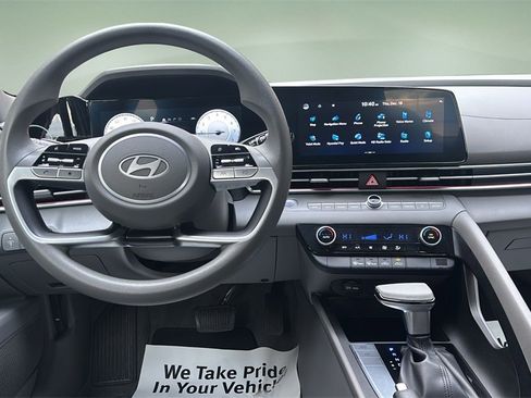 Certified 2024 Hyundai Elantra SEL image 13