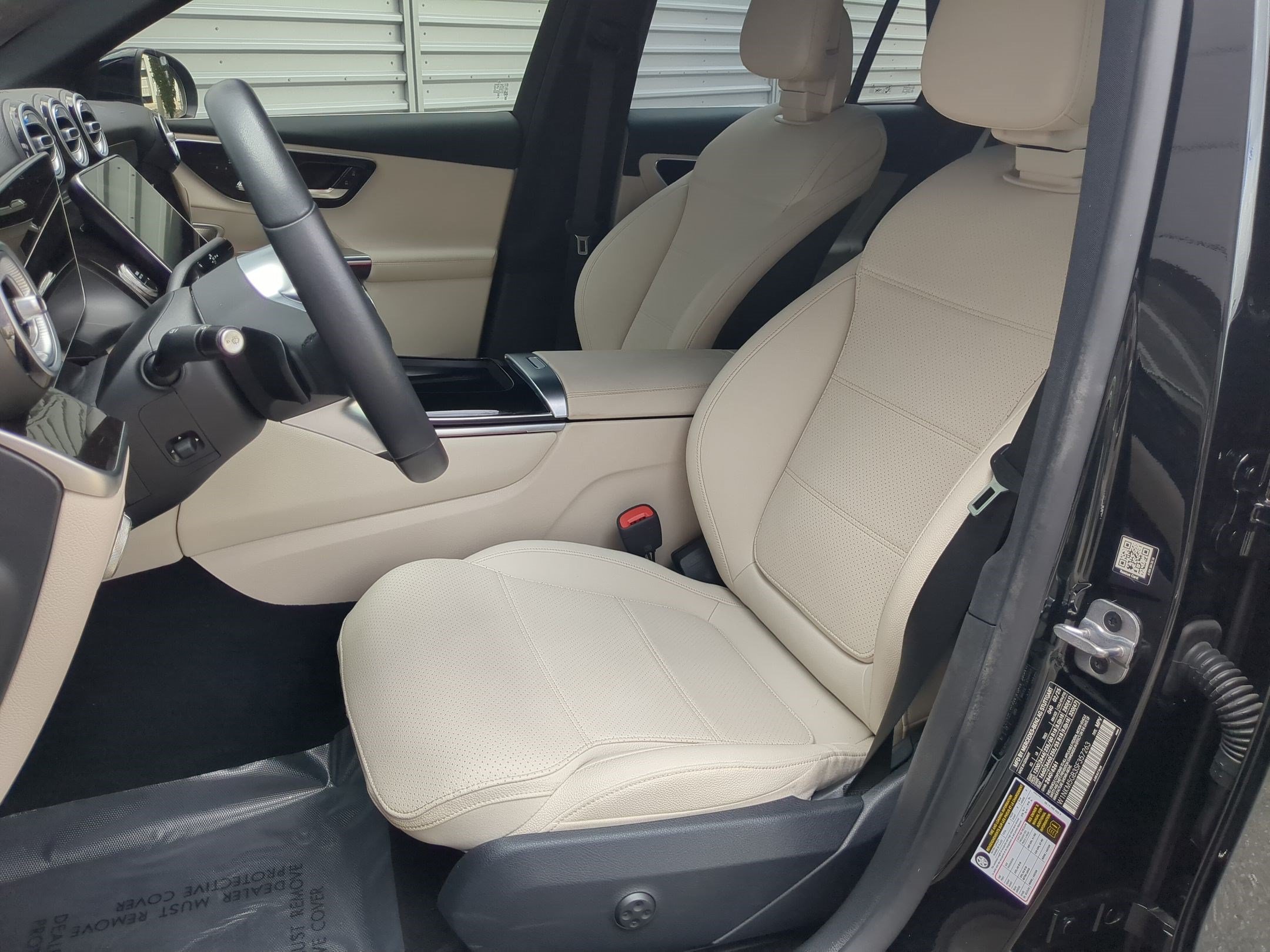 Used 2025 Mercedes-Benz GLC 350e 4MATIC image 24