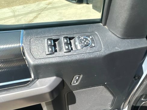 Used 2019 Ford F150 XLT w/ Equipment Group 302A Luxury AWD/4WD image 18
