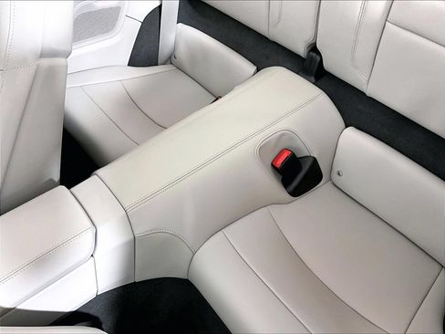 Certified 2022 Porsche 911 Carrera RWD image 21