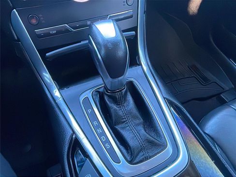 Used 2016 Ford Edge Titanium w/ Technology Package image 28