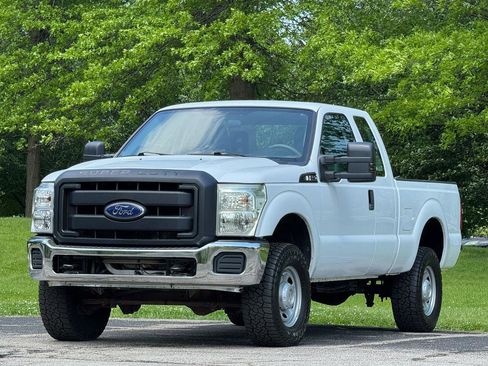 Used 2014 Ford F250 XL w/ Power Equipment Group AWD/4WD image 4
