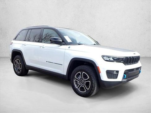 Used 2022 Jeep Grand Cherokee Trailhawk w/ Advanced Protech Group II image 5