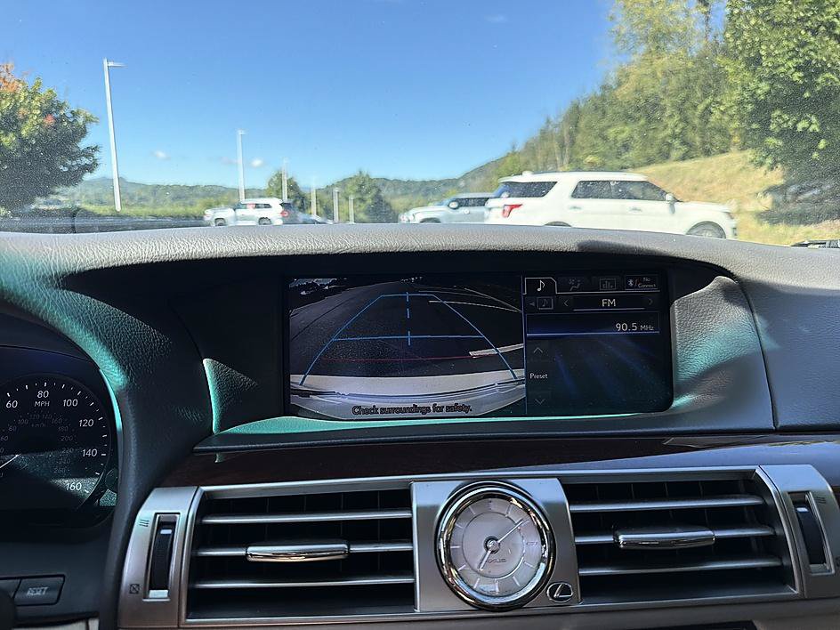 Used 2013 Lexus LS 460 w/ Comfort Pkg RWD image 15