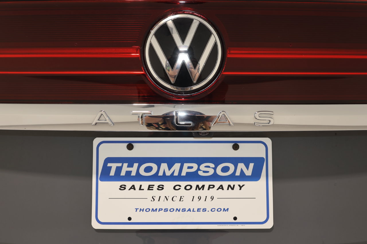 Used 2025 Volkswagen Atlas SEL AWD/4WD image 37