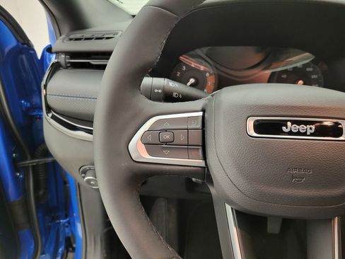 Used 2026 Jeep Compass Latitude image 4